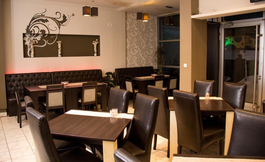 Garni Hotel Rile Men Ni Exterior foto